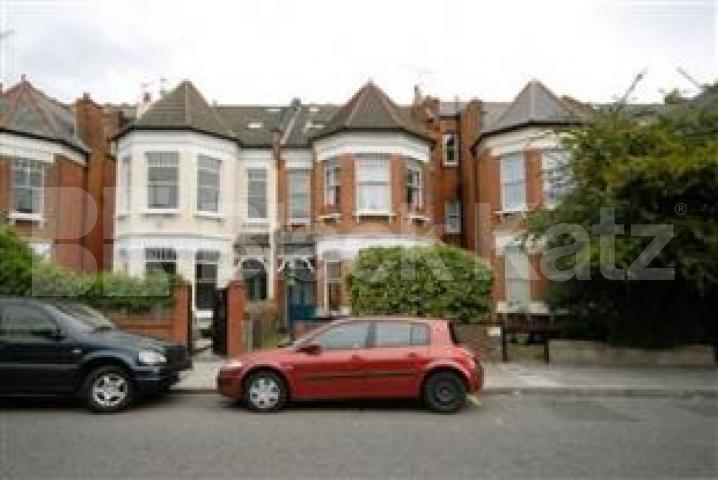			NEW INSTRUCTION!, Studio Apartment, 1 bath, 1 reception Studio			 Ferme Park Road, CROUCH END